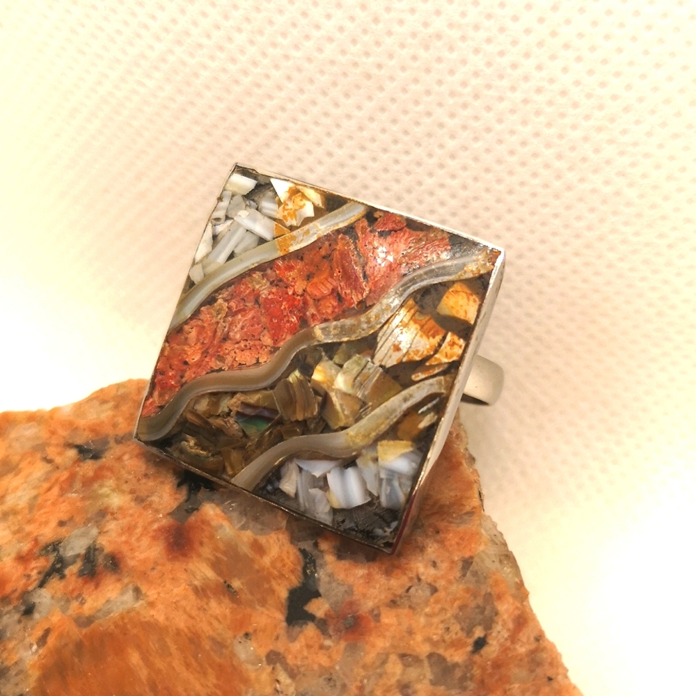 Adjustable shell inlaid ring